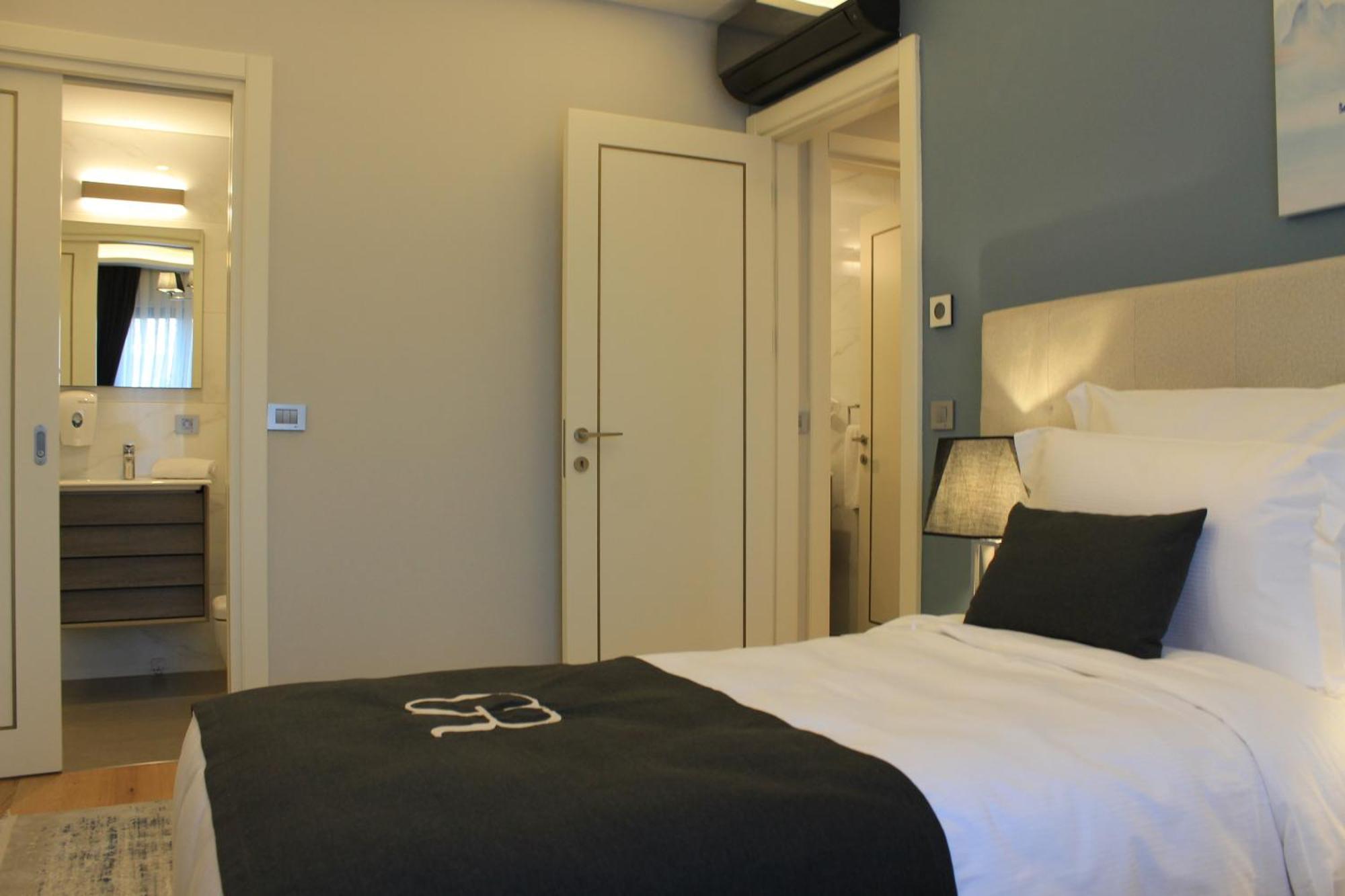 Garlon Otel
